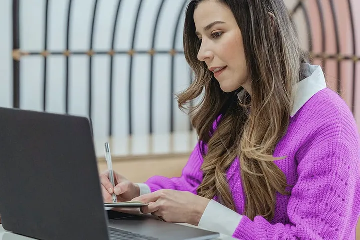 Introducing Mixmax Academy: Your Source to Close More Deals